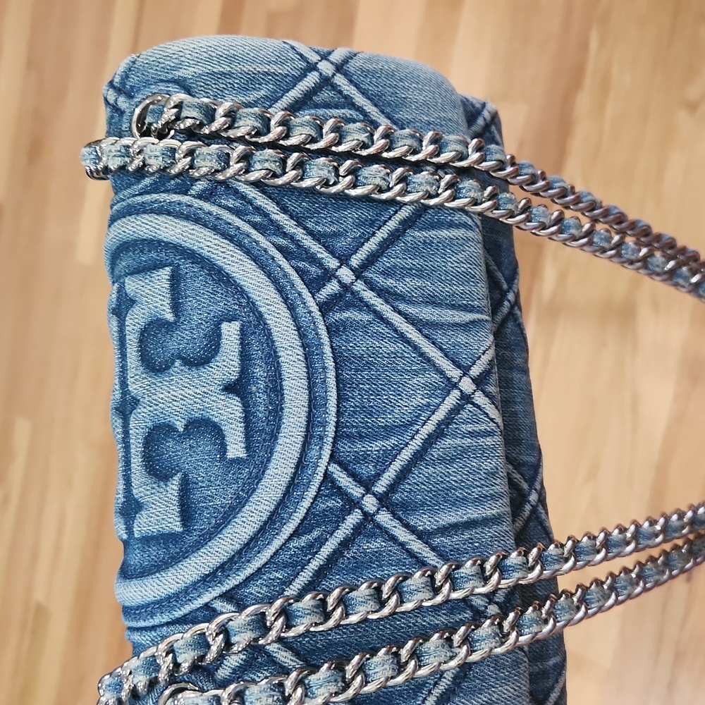 TORY BURCH Blue Quilted Chain Shoulder Bag